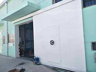 廣西監(jiān)獄門(mén)廠家資質(zhì)與服務(wù) 電動(dòng)監(jiān)室門(mén)與防盜門(mén)的專(zhuān)業(yè)保障